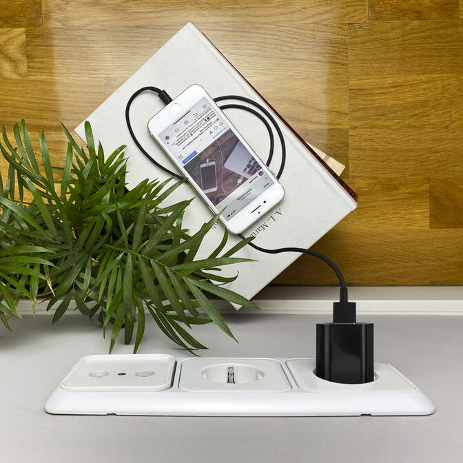 Mini cargador Nanocable USB, 5V/1A, Negro image number 3