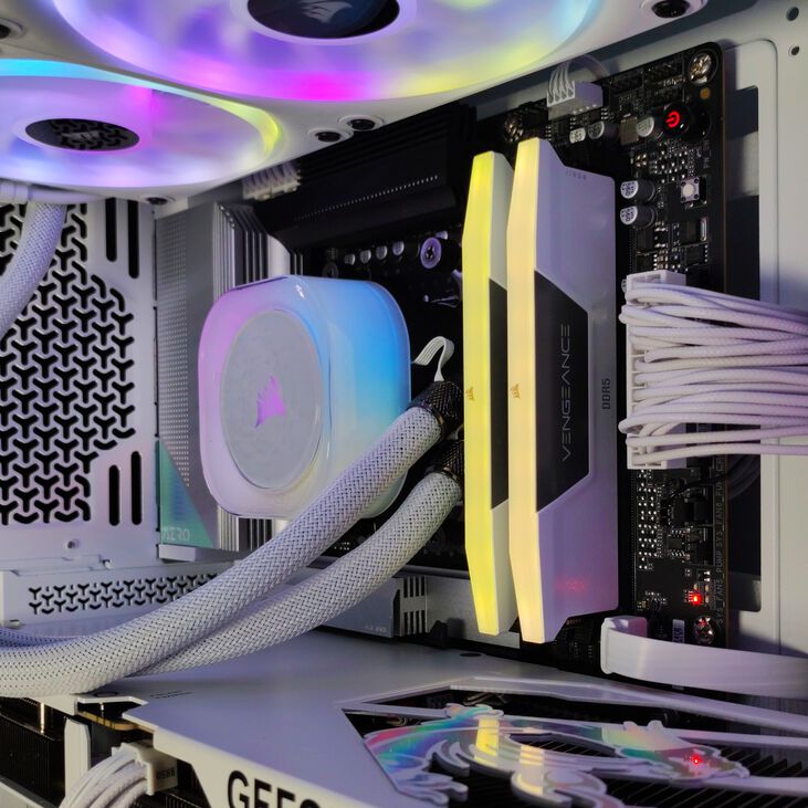 Ordenador King Mod Limited-PC Ryzen 7 9800X3D 32GB DDR5 2TB RTX 5080 WiFi W11 V3 image number 6