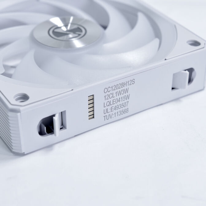 Ventilador Lian Li UNI FAN CL120 Wireless RGB PWM Blanco 120mm (Pack 3) image number 7
