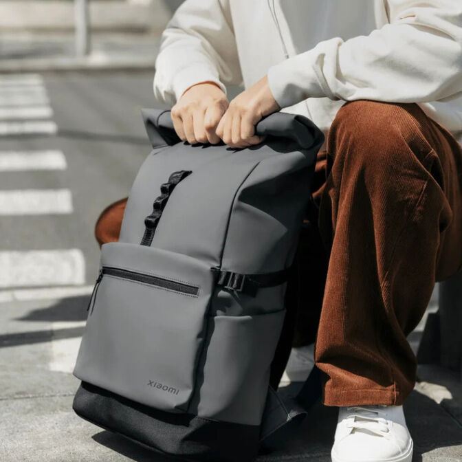 Mochila impermeable Xiaomi Roll Top Casual Backpack Gris 23L image number 4
