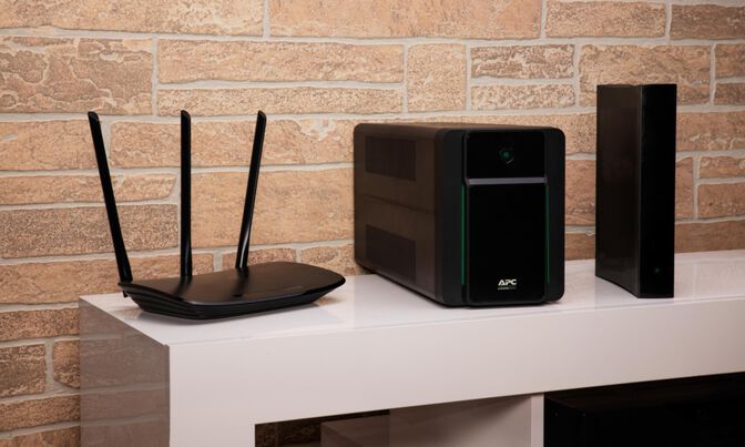 UPS APC Back-UPS 1600VA 230V AVR IEC image number 2