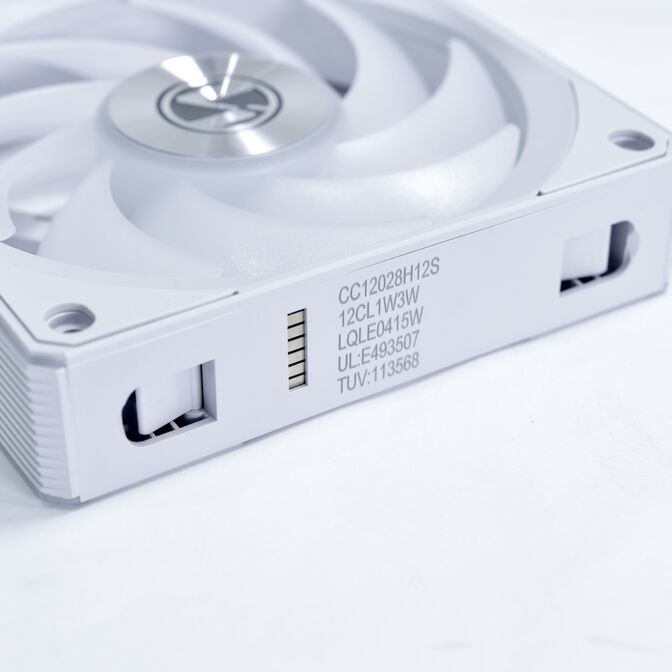 Ventilador Lian Li UNI FAN CL120 Wireless RGB PWM Blanco 120mm (Pack 3) image number 6