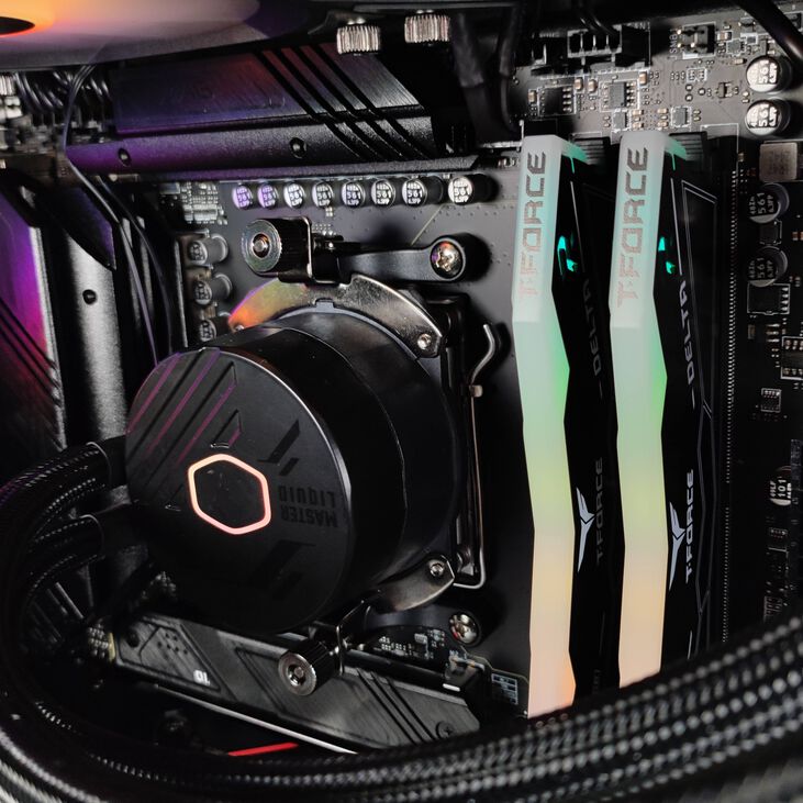 Ordenador King Mod Gamer-PC Ryzen 7 7800X3D 32GB DDR5 1TB RX 9070 XT WiFi W11 image number 7