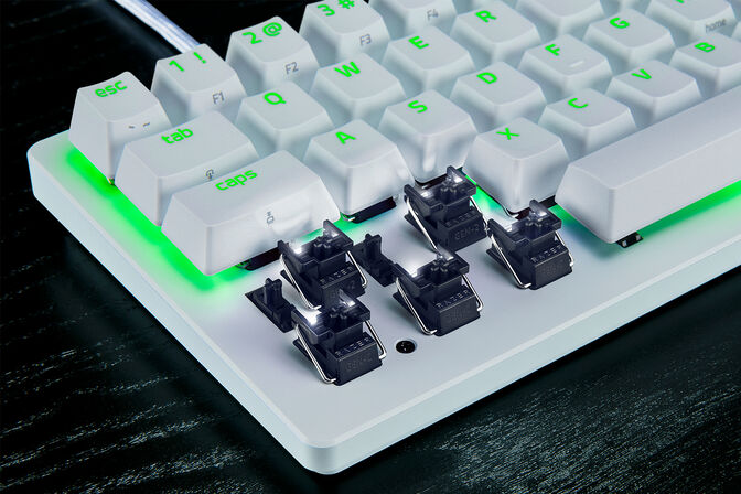 Teclado Razer Huntsman V3 Pro TKL RGB Analog Optical Switch Blanco (US) image number 4
