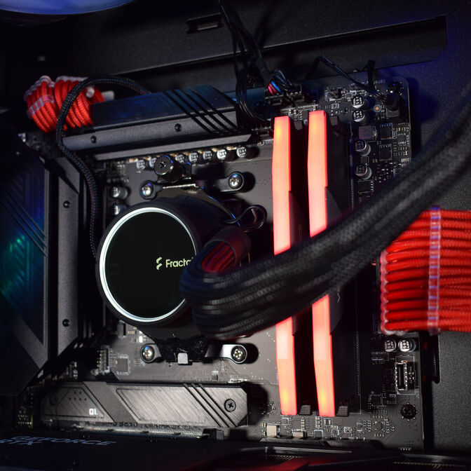 Ordenador King Mod Gamer-PC X Fractal Ryzen 7 7800X3D 32GB DDR5 2TB RTX 5080 WiFi W11 image number 3