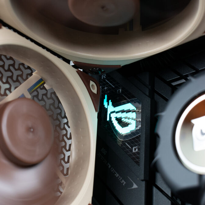 Ordenador King Mod Gamer-PC Noctua Edition Ryzen 7 9850X3D 64GB DDR5 2TB RTX 5080 WiFi W11 image number 7