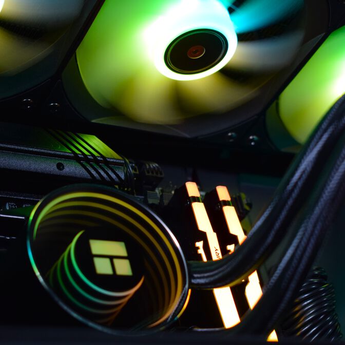 Ordenador King Mod Gamer-PC Ryzen 7 7800X3D 32GB DDR5 2TB RTX 5090 WiFi W11 image number 9