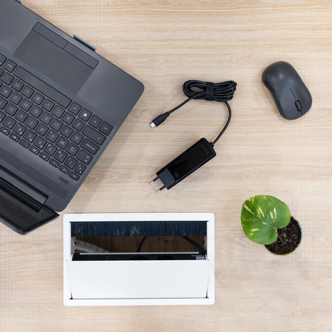 Cargador de Port&aacute;til GaN Tooq USB-C PD 100W Negro image number 2