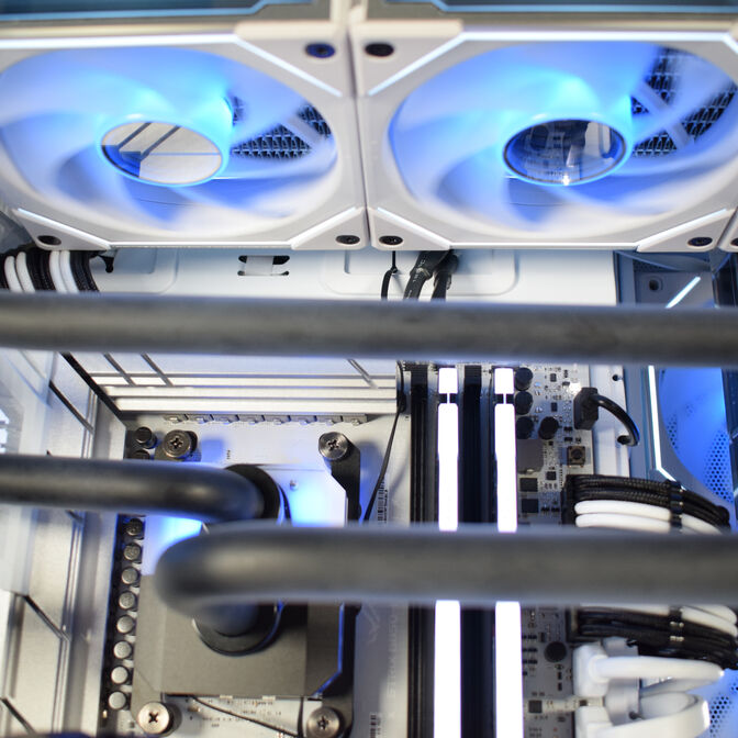 Ordenador King Mod Liquid-PC Ryzen 7 9800X3D 64GB DDR5 2TB RTX 5080 WiFi W11 image number 7