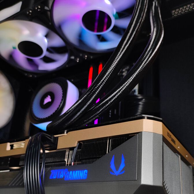 Ordenador King Mod Limited-PC Ryzen 7 9800X3D 64GB DDR5 2TB RTX 5080 WiFi W11 image number 5