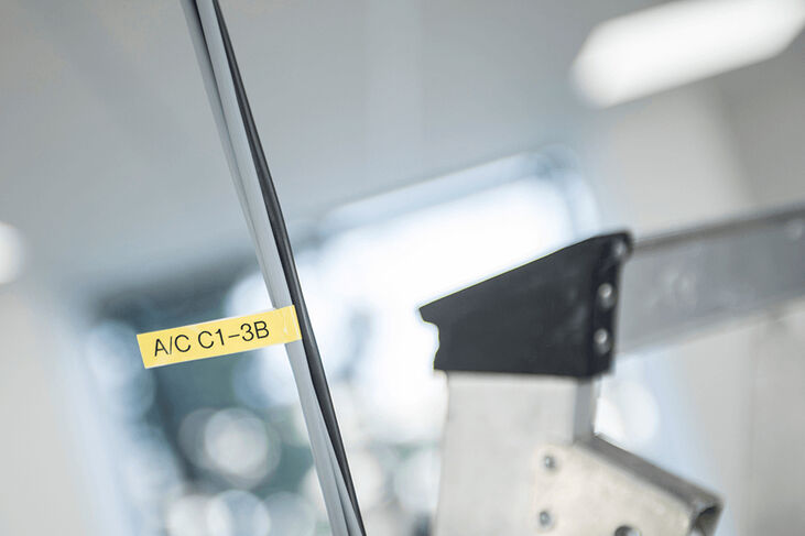 Impresora de Etiquetas Brother PT-E110 image number 8