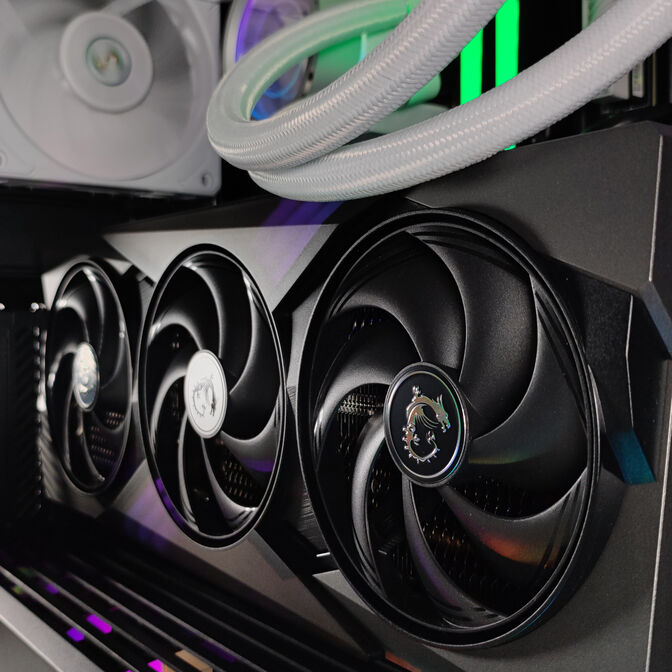 Ordenador King Mod Gamer-PC HYTE Ryzen 9 9900X 64GB DDR5 1TB RTX 5070 WiFi W11 image number 7