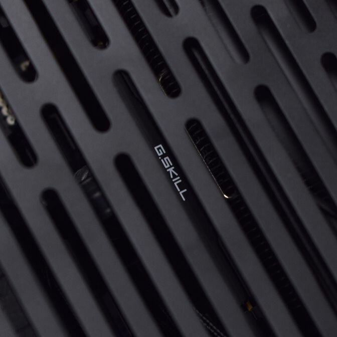 Ordenador King Mod Gamer-PC Mini Edition Ryzen 7 9800X3D 32GB DDR5 2TB RTX 5080 WiFi W11 V5 image number 7