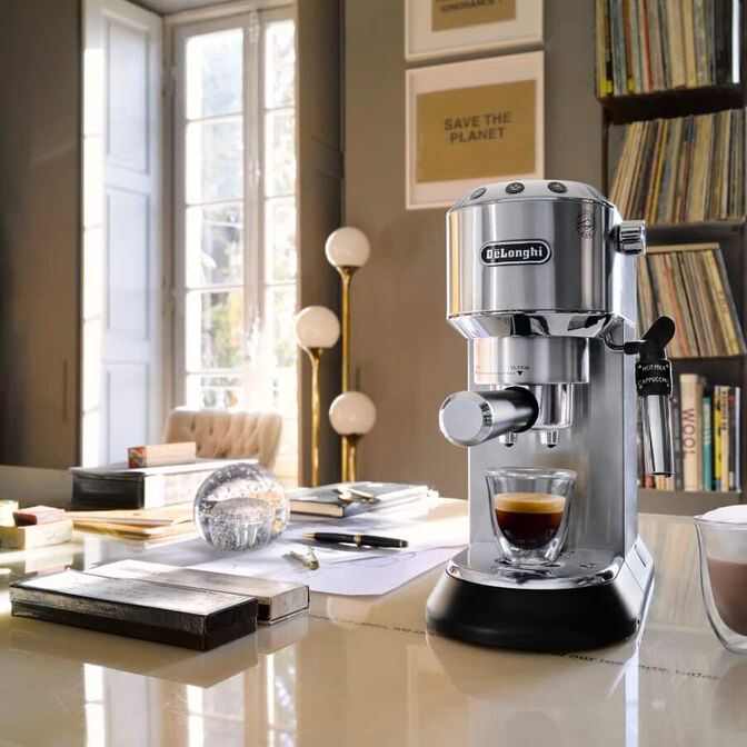 Cafetera Expresso DeLonghi Dedica EC685 1300W 15 Bar Metal image number 5