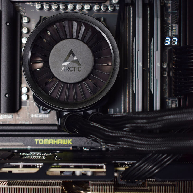 Ordenador King Mod Limited-PC Ryzen 7 9800X3D 32GB DDR5 2TB RTX 5070 Ti WiFi W11 image number 3