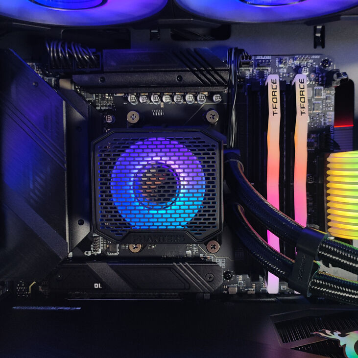 Ordenador King Mod Gamer-PC Ryzen 7 9700X 32GB DDR5 1TB RTX 5070 WiFi W11 image number 9