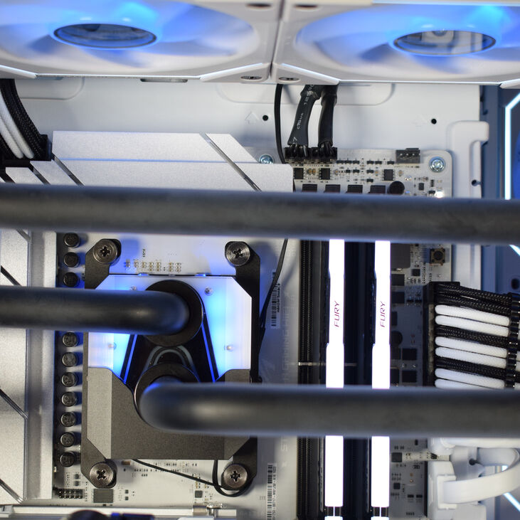 Ordenador King Mod Liquid-PC Ryzen 7 9800X3D 32GB DDR5 2TB RTX 5080 WiFi W11 image number 8