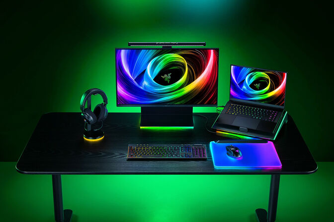 Teclado Razer BlackWidow V4 Low-Profile HyperSpeed RGB Yellow Switch (US) image number 1