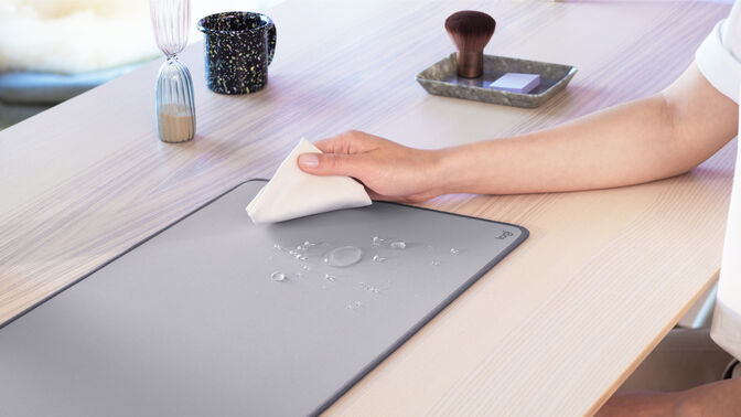 Alfombrilla Logitech Desk Mat Studio Series Gris image number 3