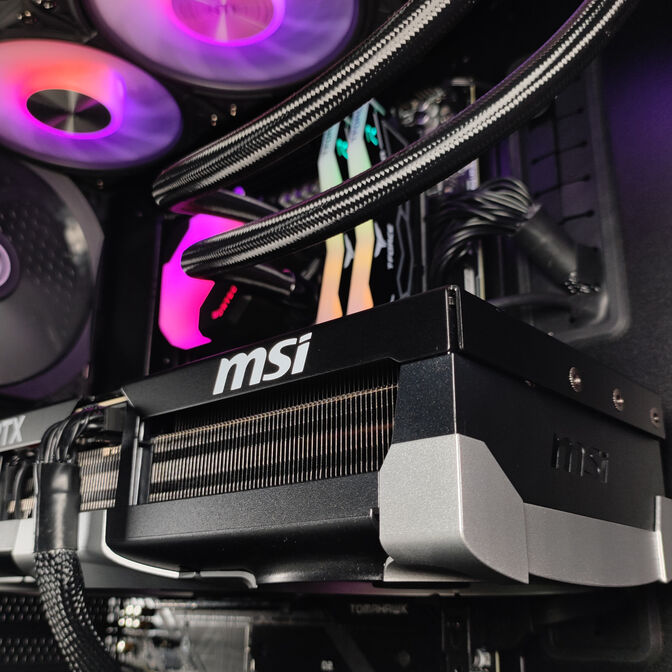 Ordenador King Mod Gamer-PC Ryzen 7 9800X3D 64GB DDR5 2TB RTX 5090 WiFi W11 image number 5