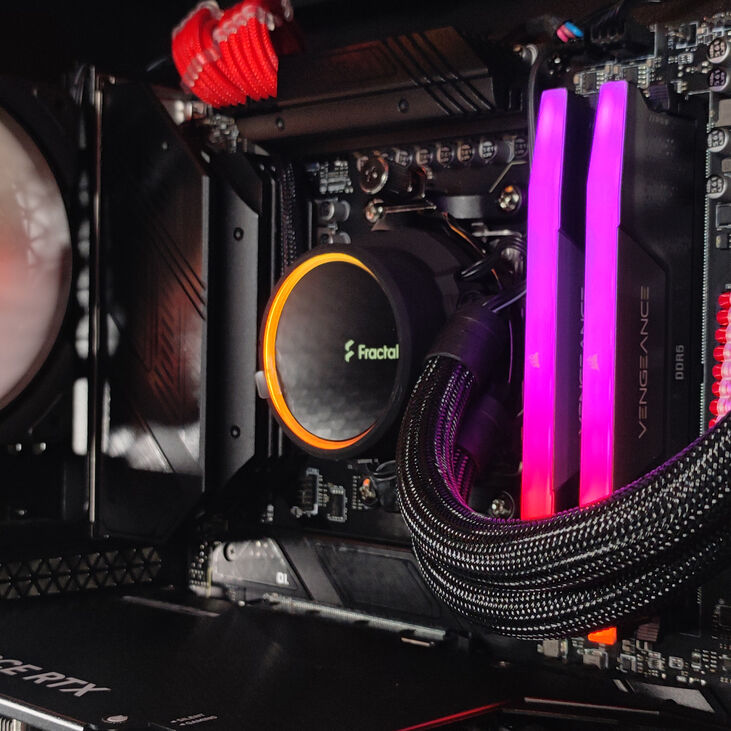 Ordenador King Mod Gamer-PC X Fractal Ryzen 7 7800X3D 32GB DDR5 2TB RTX 5080 WiFi W11 image number 6