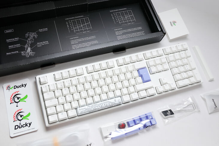 Teclado Mecânico Ducky ONE 3 Classic 100% Pure White MX-Red (ES) image number 6