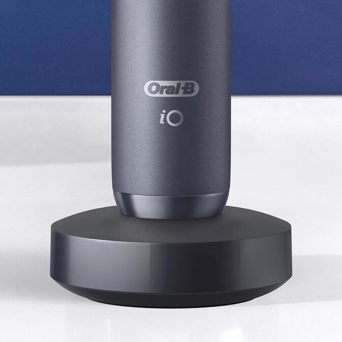 Cepillo de Dientes El&eacute;ctrico Oral-B iO Series 8 Negro image number 3