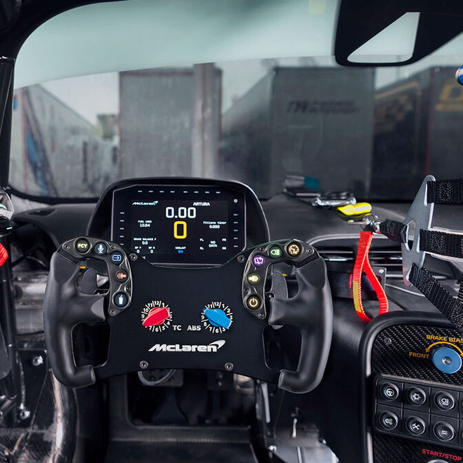 Volante Ascher Racing McLaren Artura GT4 image number 5