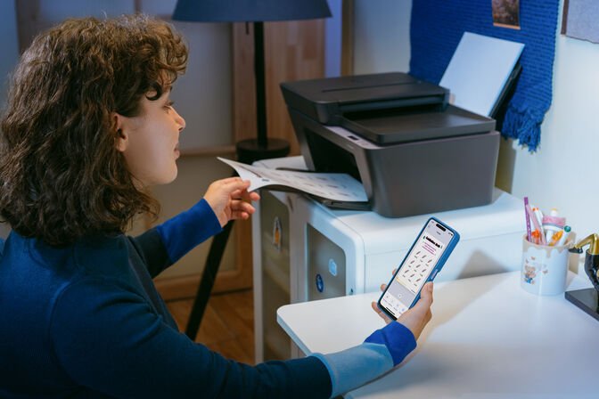 Impresora Multifunci&oacute;n de Inyecci&oacute;n de Tinta HP DeskJet 4330 Todo-en-Uno image number 2