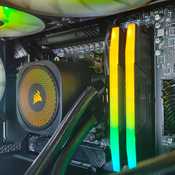 Ordenador King Mod Gamer-PC x iCUE Ryzen 7 9700X 32GB DDR5 1TB RTX 5070 WiFi W11 image number 6