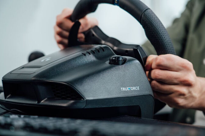 Volante Logitech G923 TrueForce Racing Wheel + Driving Force Shifter Xbox Series X|S/Xbox One/PC image number 11