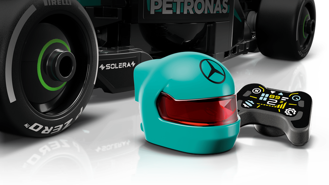 LEGO Speed Champions: Coche de Carreras Mercedes-AMG F1 W15, 267 Piezas (77244) image number 3