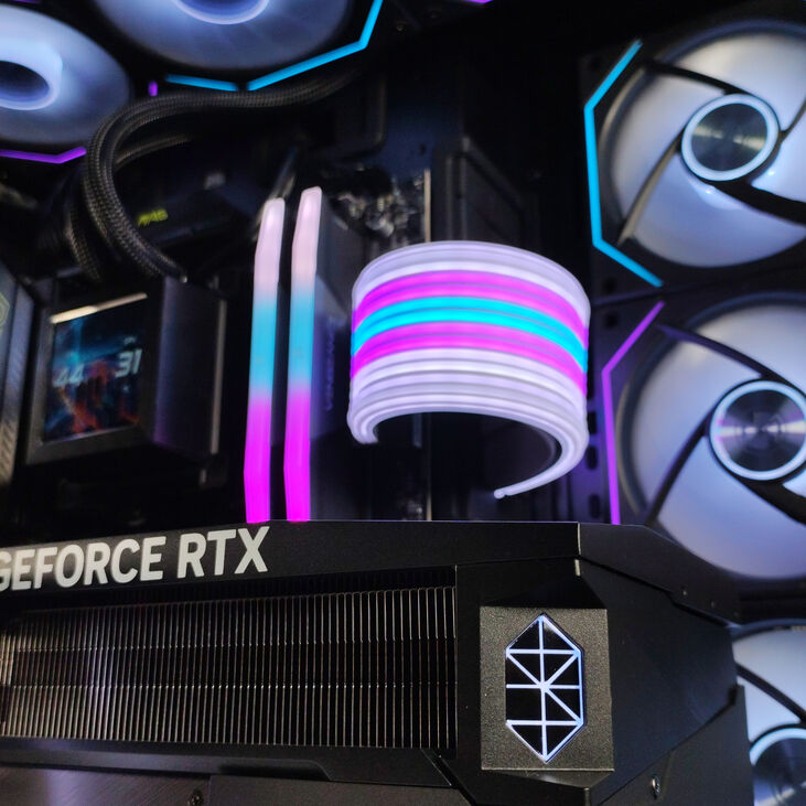 Ordenador King Mod Gamer-PC Ryzen 7 9800X3D 64GB DDR5 2TB RTX 5090 WiFi W11 V2 image number 5