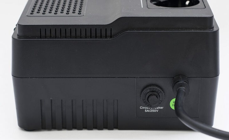 UPS APC Easy BV 500VA AVR Toma Schuko 230V image number 4