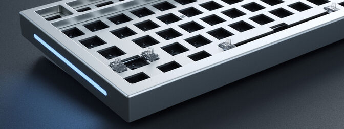 Barebone Glorious GMMK Pro 75% White Ice image number 4