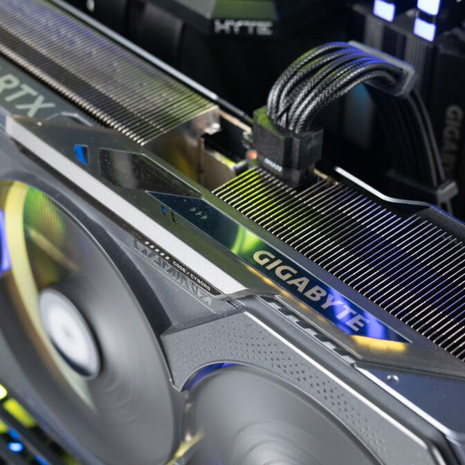 Ordenador King Mod Gamer-PC HYTE Ryzen 7 9850X3D 64GB DDR5 2TB RTX 5090 WiFi W11 image number 5