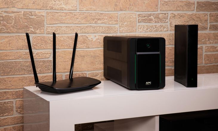 UPS APC Back-UPS 1600VA/900W AVR Shucko image number 2