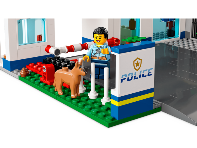 LEGO City: Comisar&iacute;a de Polic&iacute;a, 668 Piezas (60316) image number 4