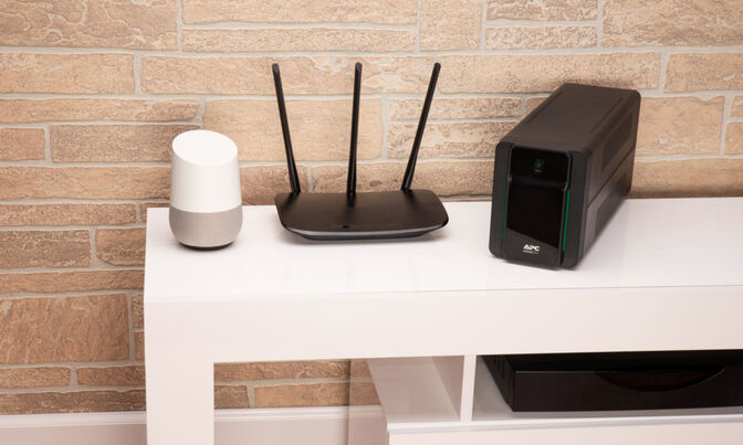 UPS APC Back-UPS 950VA 230V AVR Tomas IEC image number 2