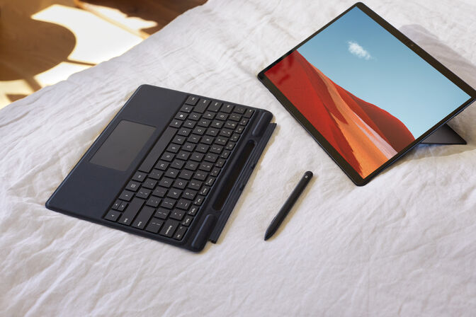 Microsoft Surface Pro Teclado Negro (para Surface Pro X) &ndash; QJX-00007 image number 2