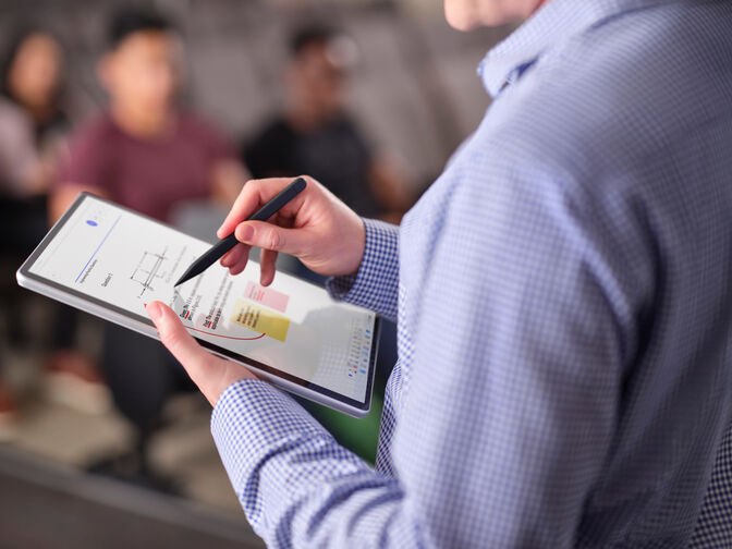 Microsoft Surface Slim Pen 2 Negro image number 7