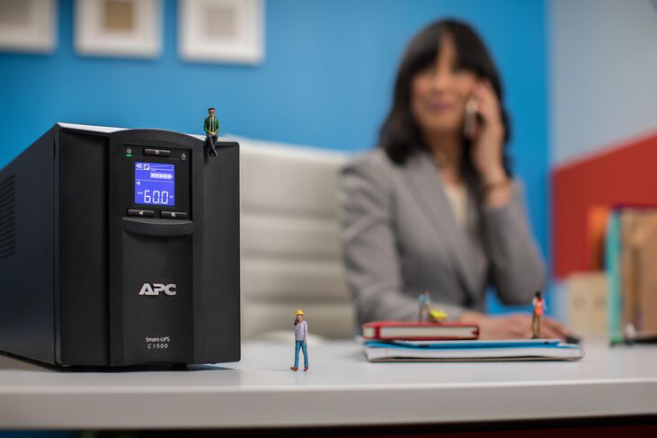 UPS APC Smart-UPS C 1500VA LCD 230V con SmartConnect image number 8