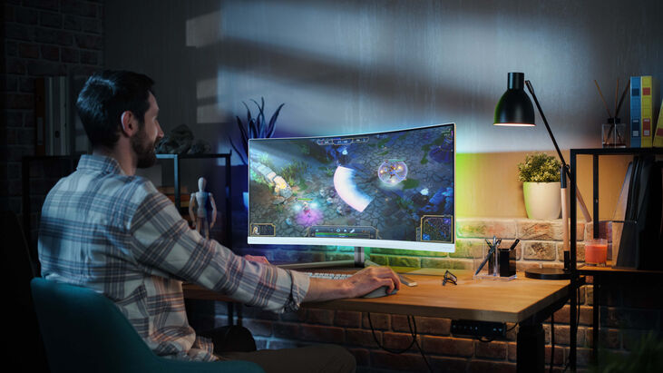 Monitor Curvo Philips EVNIA 5000 AMBIGLOW 34" 34M2C5501A Fast VA WQHD 180Hz 1ms(0.5ms) HDR 400 image number 8