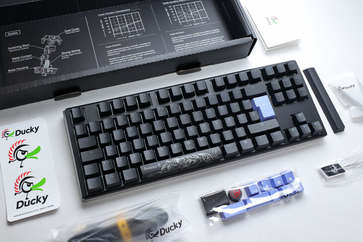 Teclado Mecânico Ducky ONE 3 Classic TKL RGB MX-Silver (ES) image number 4