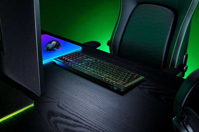 Teclado Razer BlackWidow V4 Low-Profile HyperSpeed RGB Yellow Switch (US) image number 3