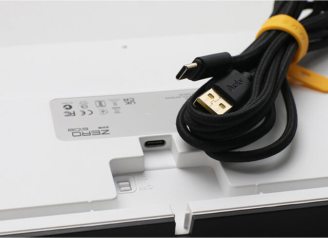 Teclado Mec&acirc;nico Ducky Zero 6108 100% Classic Black RGB Tri-Mode Connect MX2A-Brown (ES) image number 2