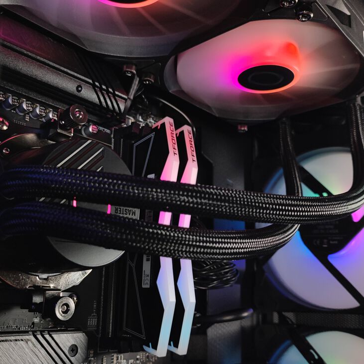 Ordenador King Mod Gamer-PC Ryzen 7 7800X3D 32GB DDR5 1TB RX 9070 XT WiFi W11 image number 9