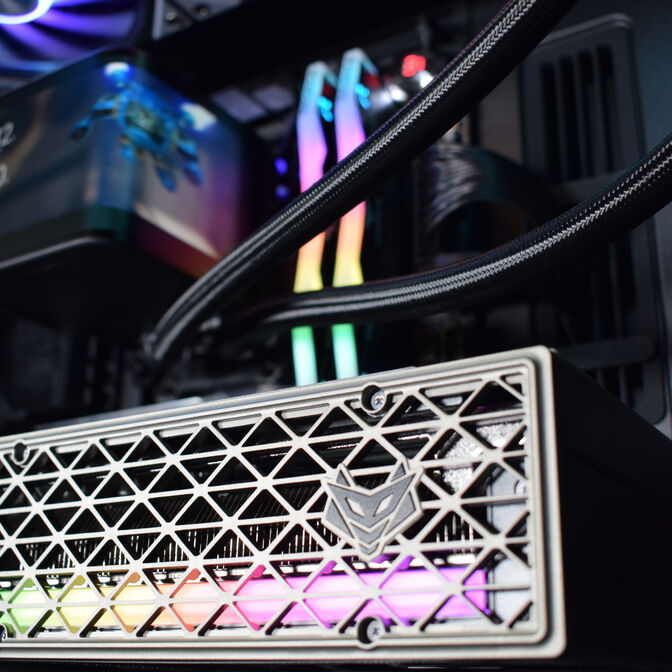 Ordenador King Mod Limited-PC Ryzen 9 9950X3D 32GB DDR5 2TB RX 9070 XT WiFi W11 image number 3