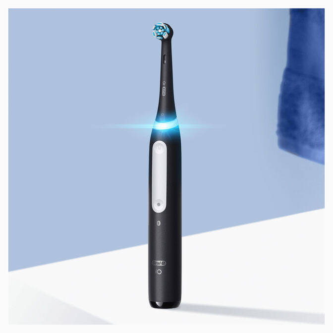 Cepillo de Dientes El&eacute;ctrico Oral-B iO Series 4 Magnetic Negro image number 3